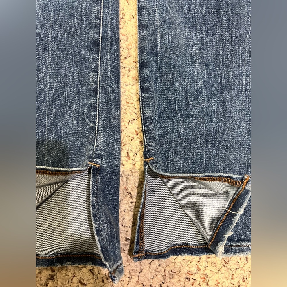 Express Mid Rise Medium Wash Ripped Skyscraper Jeans - Picture 5 of 8